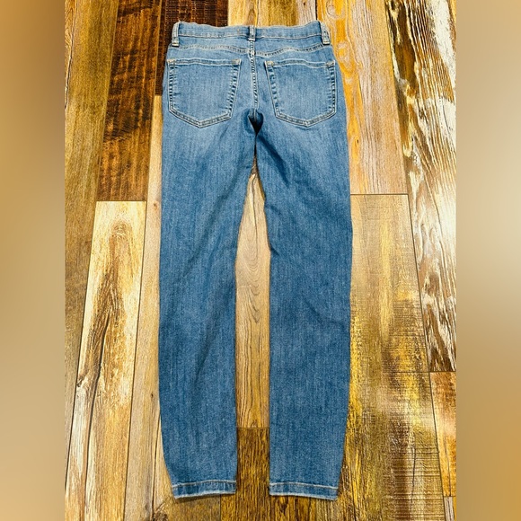 Free Peopke Busted Knee Skinny Jeans. Size 26. EUC - Picture 2 of 7